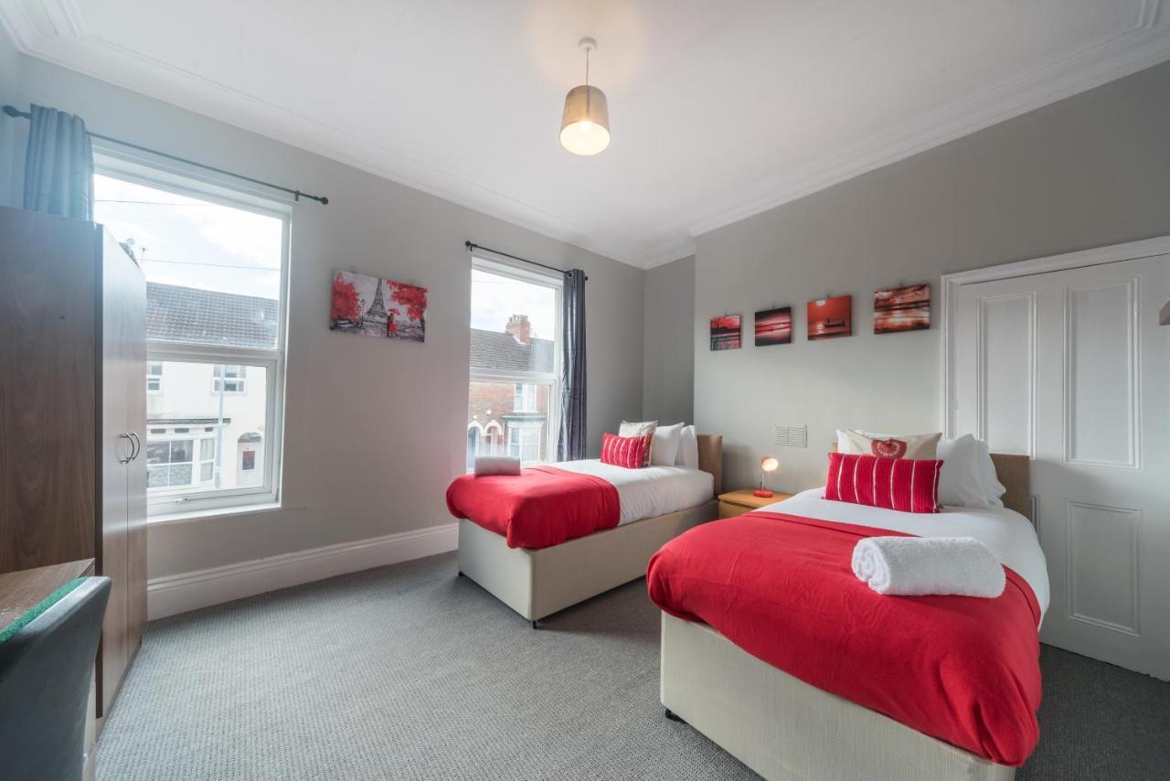 3 Bedroom Saks - 2 Living Area House In Newland Ave Hull كينغستون أبون هول المظهر الخارجي الصورة