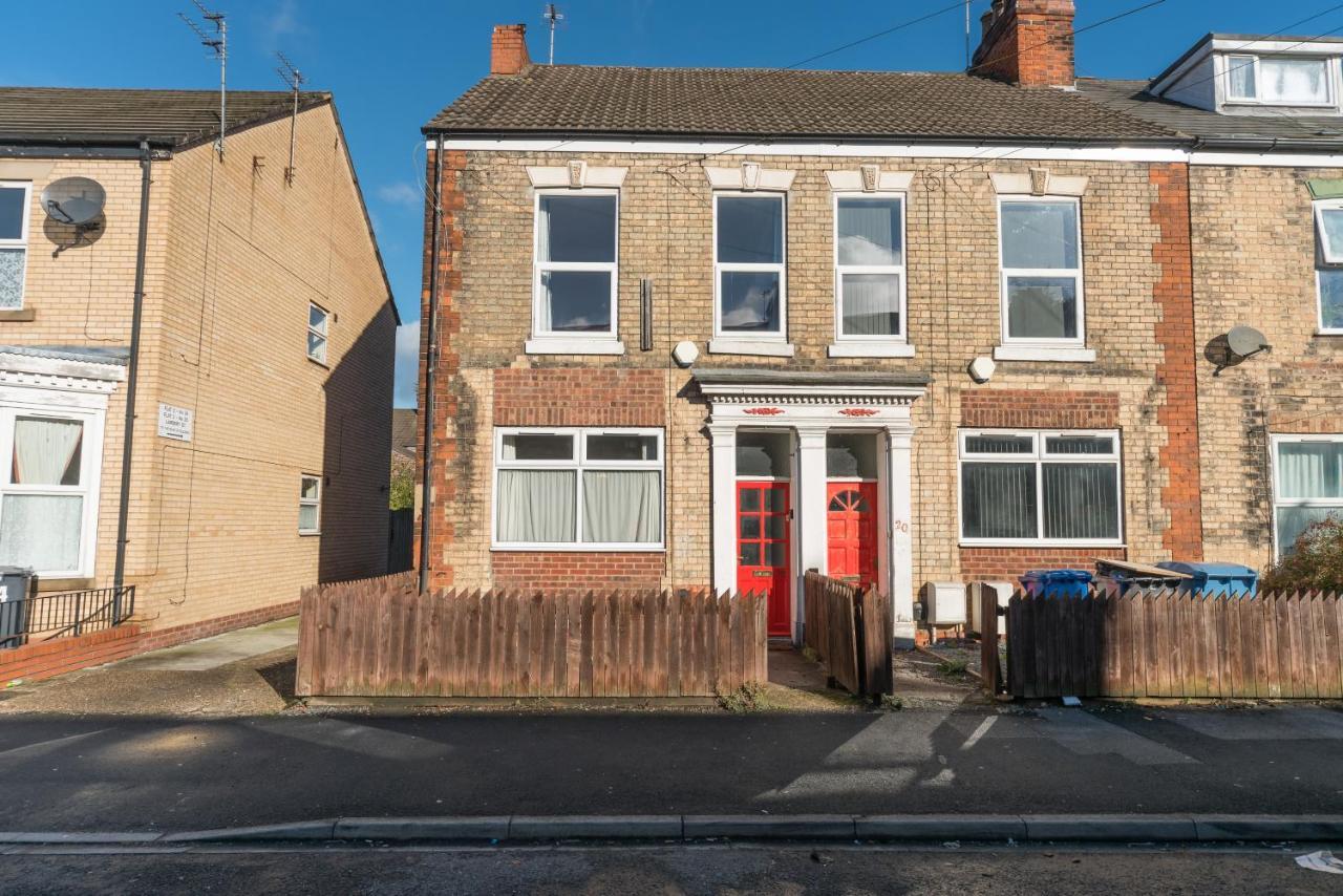 3 Bedroom Saks - 2 Living Area House In Newland Ave Hull كينغستون أبون هول المظهر الخارجي الصورة